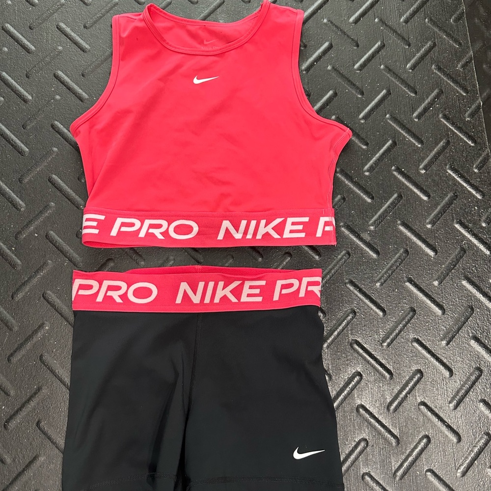 Nike Pro Dri-FIT Bright Red Top - Picture 8 of 8